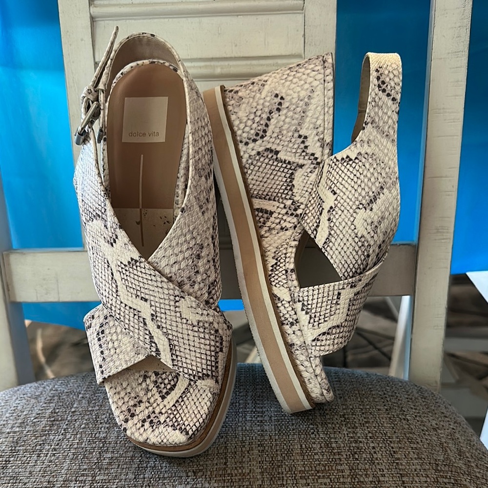 Dolce Vita Owen Bone Snake Print Stella Platform Wedge GUC SZ 9